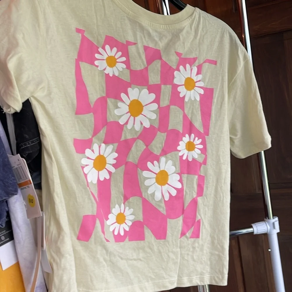 Rebellious One Graphic T-shirt - Picture 4 of 6